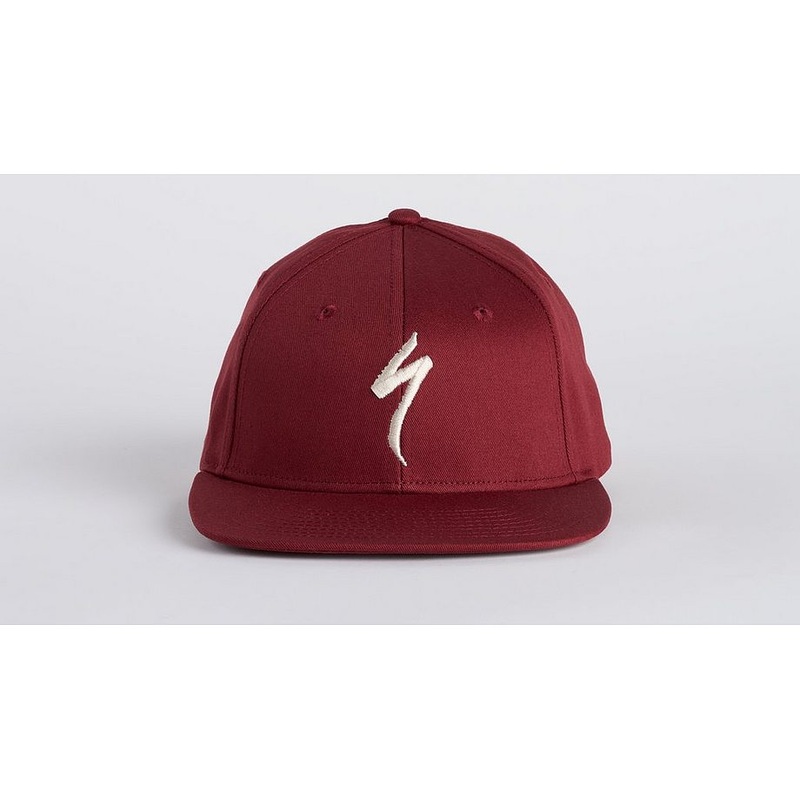 flat brim hat garnet red/birch white osfa