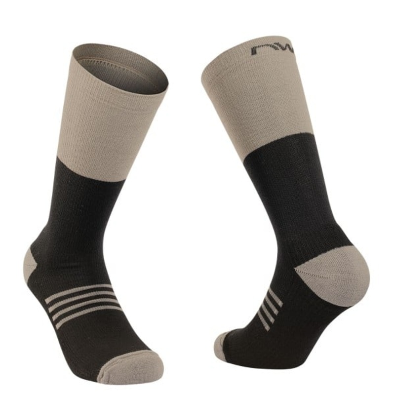 Northwave Extreme Pro High Winter Unisex Cycling Socks (Black/Sand)