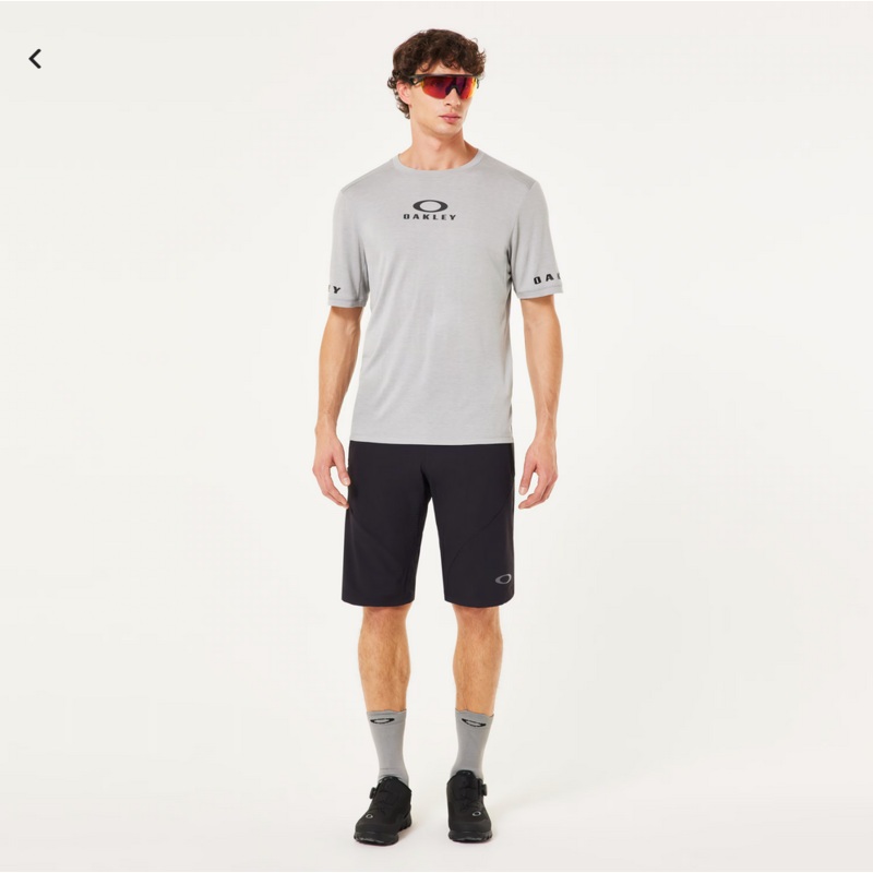 OAKLEY SEEKER AIRLINE SHORT BLACKOUT