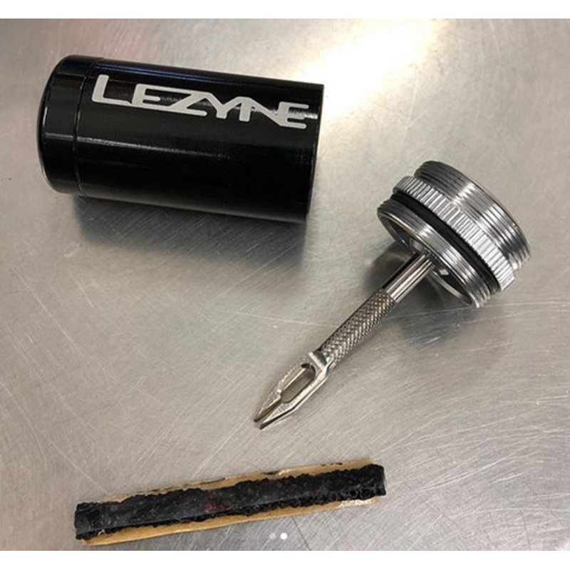 LEZYNE TUBELESS KIT ALLOY HOLDER INCLUDES 5 PLUGS, INTEGRATED REAMER